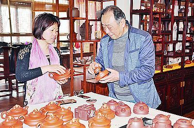 陶瓷 老人心中的“燈塔”